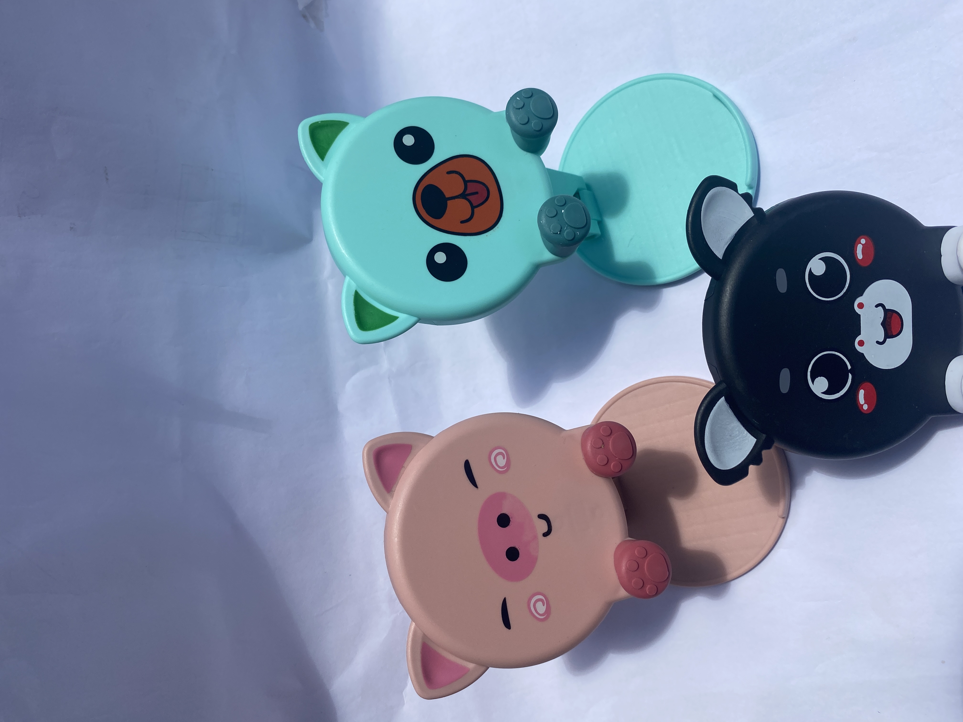 desktop cartoon phone stands 
