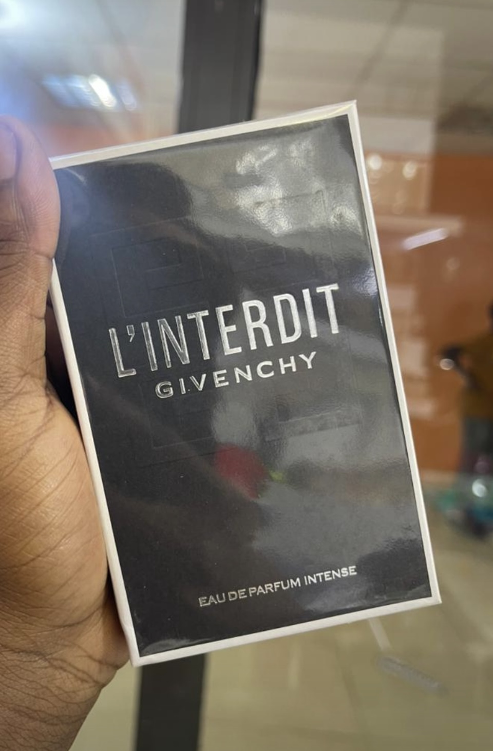 linterdit Givenchy 