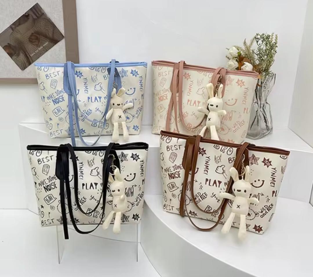 AESTHETIC TOTE BAGS 