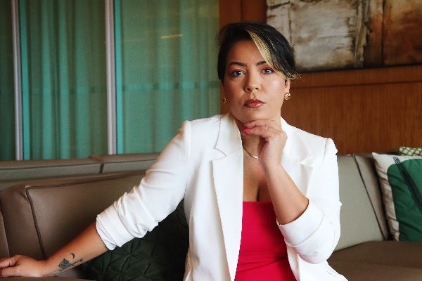 Kelly Barroso - beleza - Tudo para seu embelezamento facial:Micro, design,cílios e maquiagem!