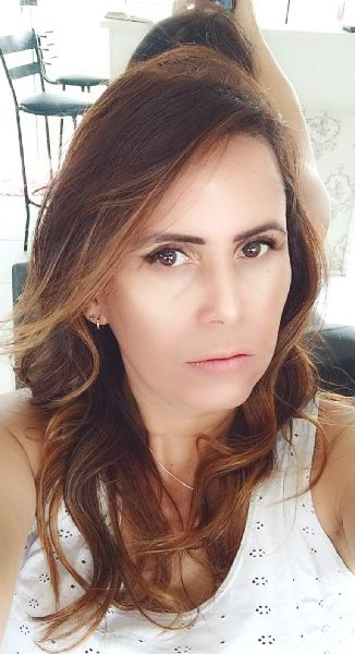 LUCELIA BORGES - Cabeleireira profissional/Lash Designer  - Atendimento personalizado . Respeito e dedicação às nossas clientes.