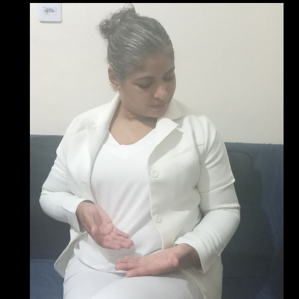 Rose Santos - Esteticista Massoterapeuta TopCorpus - Profissional humanizada , habilitada em cursos reconhecidos pelo MEC eu posso ajudar você a se cuidar no conforto de sua resistência ou trabalho