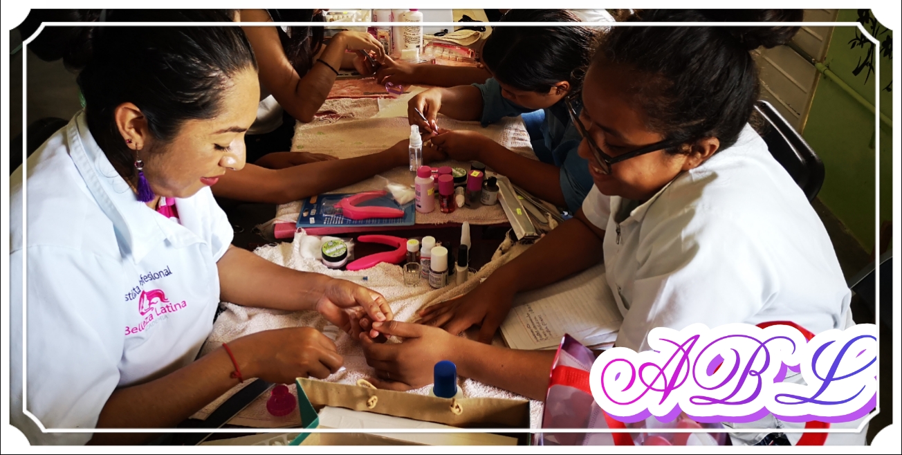 Uñas acrílicas