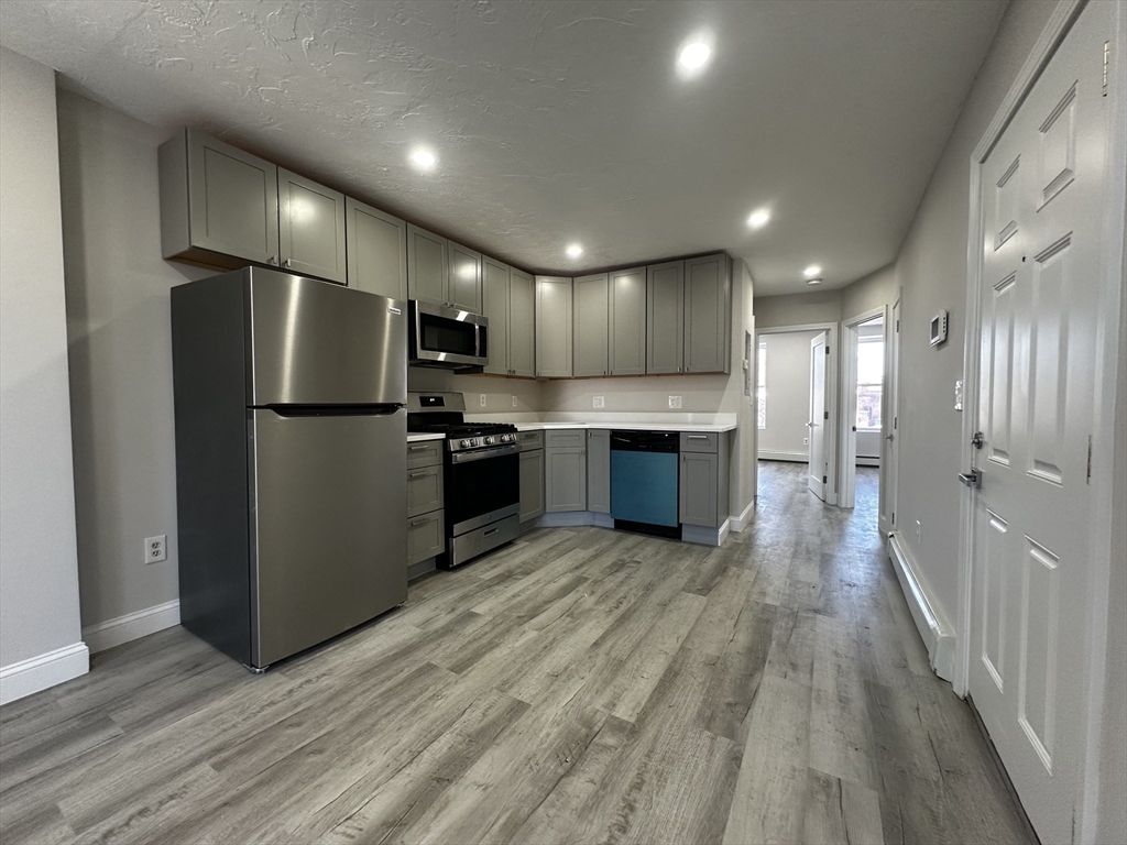 房源照片：90 Hammond Street #4, Boston