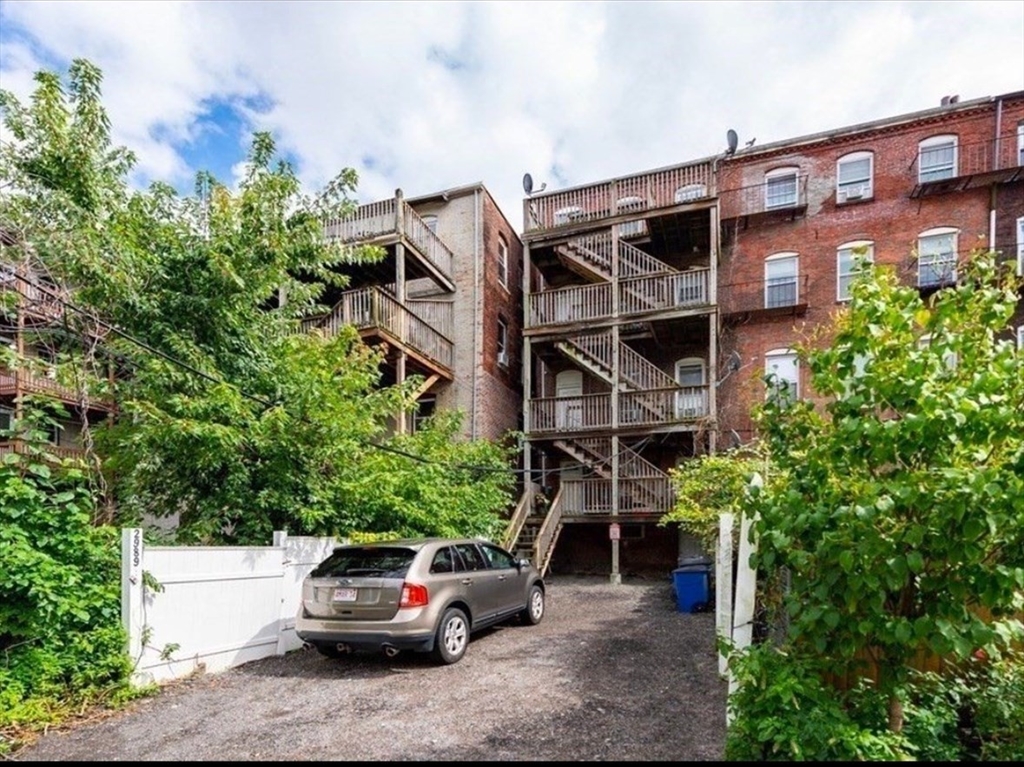 תמונה של הנכס: 2989 Washington Street #P1, Boston