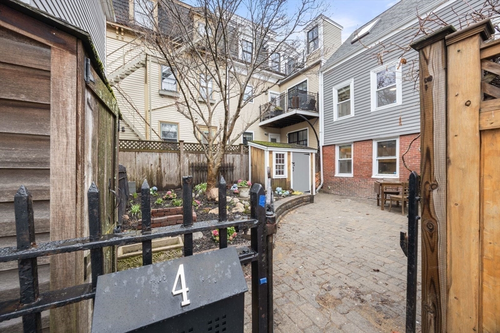 房源照片：4 Mead Street Ct #0, Boston