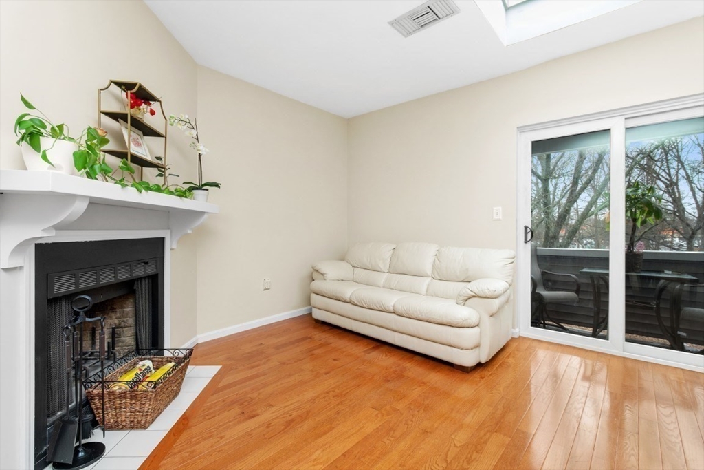 תמונה של הנכס: 1210 VFW Pkwy #12, Boston