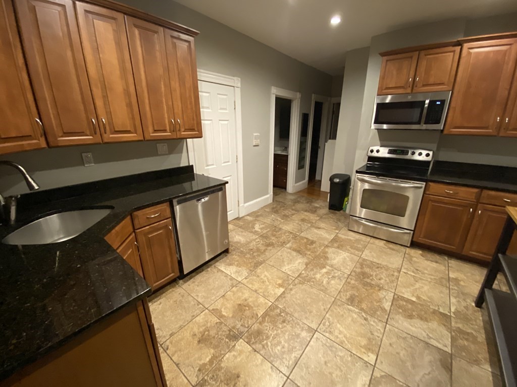 תמונה של הנכס: 422 Hanover Street #4, Boston