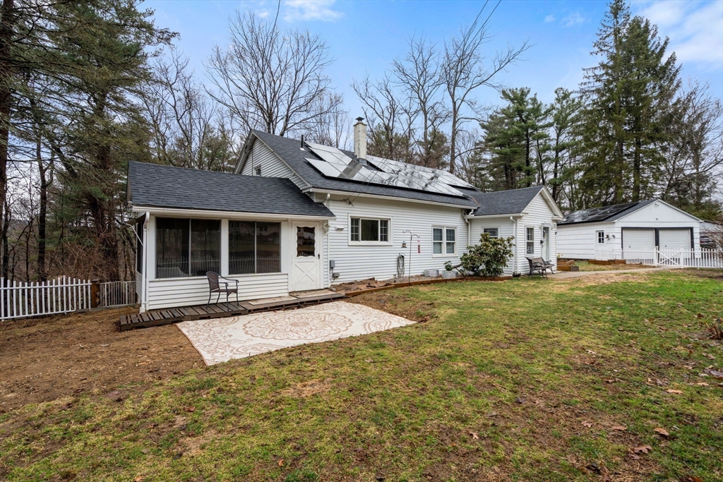 תמונה של הנכס: 61 E Brimfield Rd, Holland