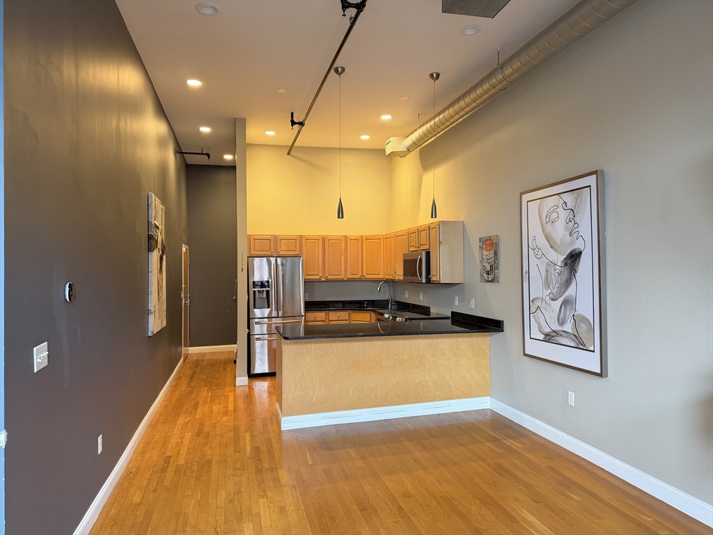 תמונה של הנכס: 54 Central Sq #4A, Lynn