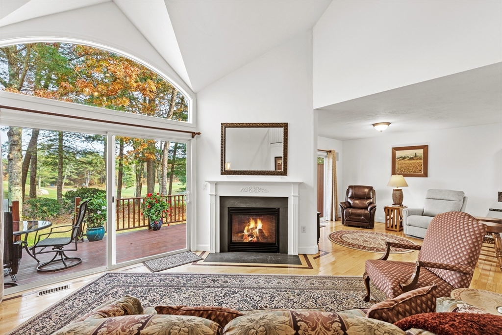 房源照片：13 Laurel Hill Ct #13, Bourne