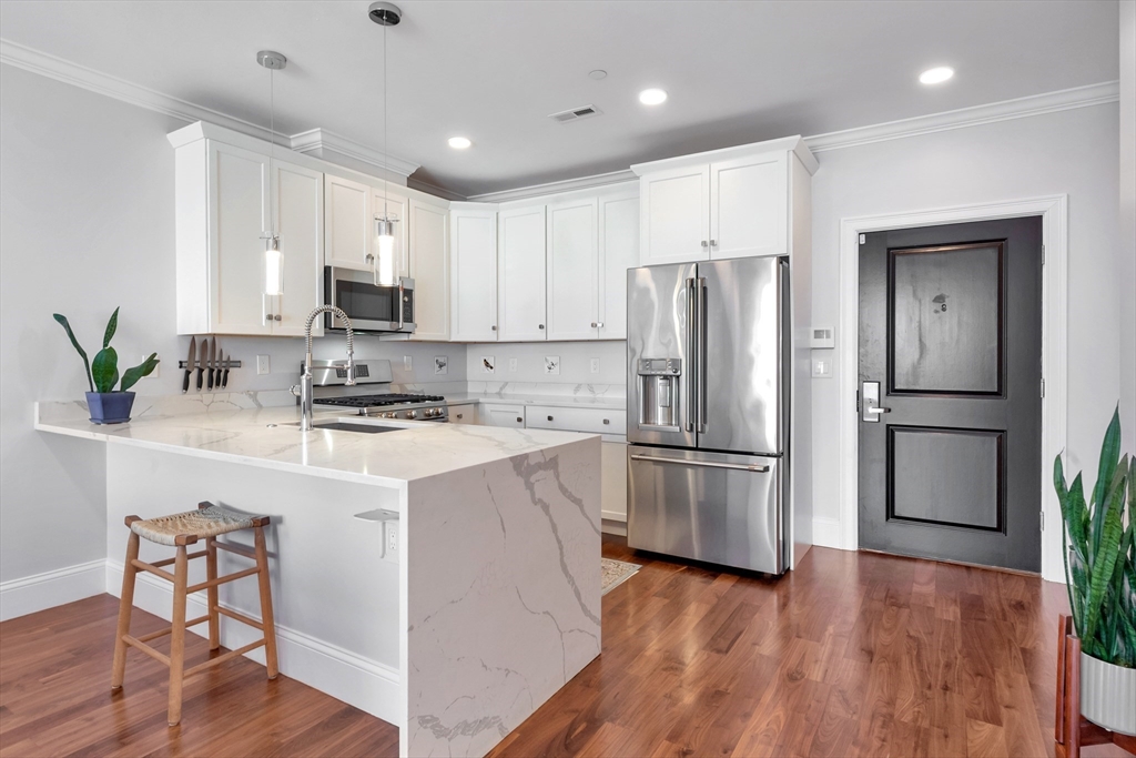 תמונה של הנכס: 87 Medford Street #407, Medford