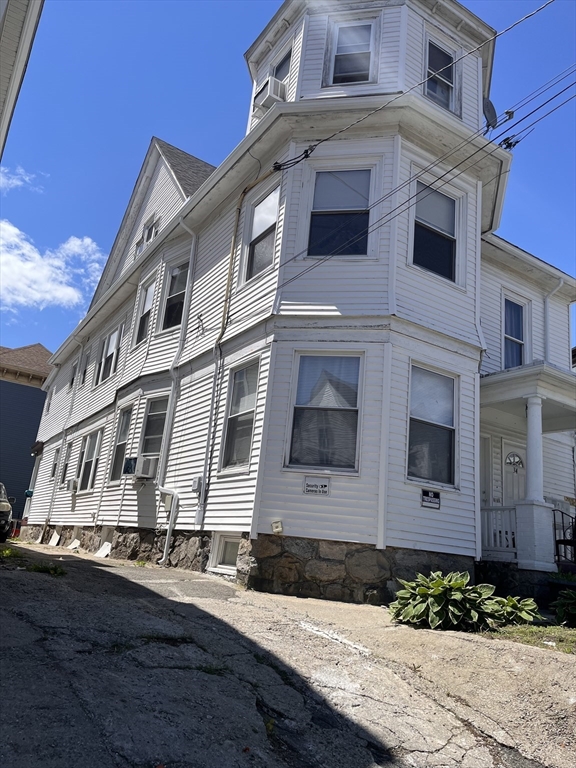 תמונה של הנכס: 32 Avon #1, Lawrence