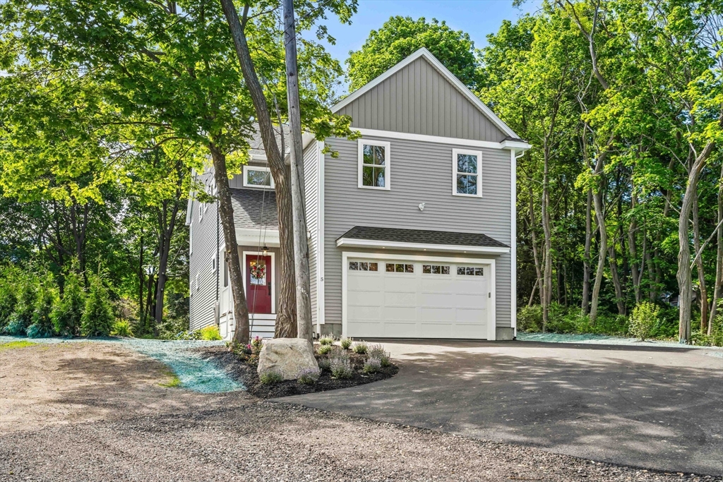 תמונה של הנכס: 5 Ciaramitaro Ct, Gloucester