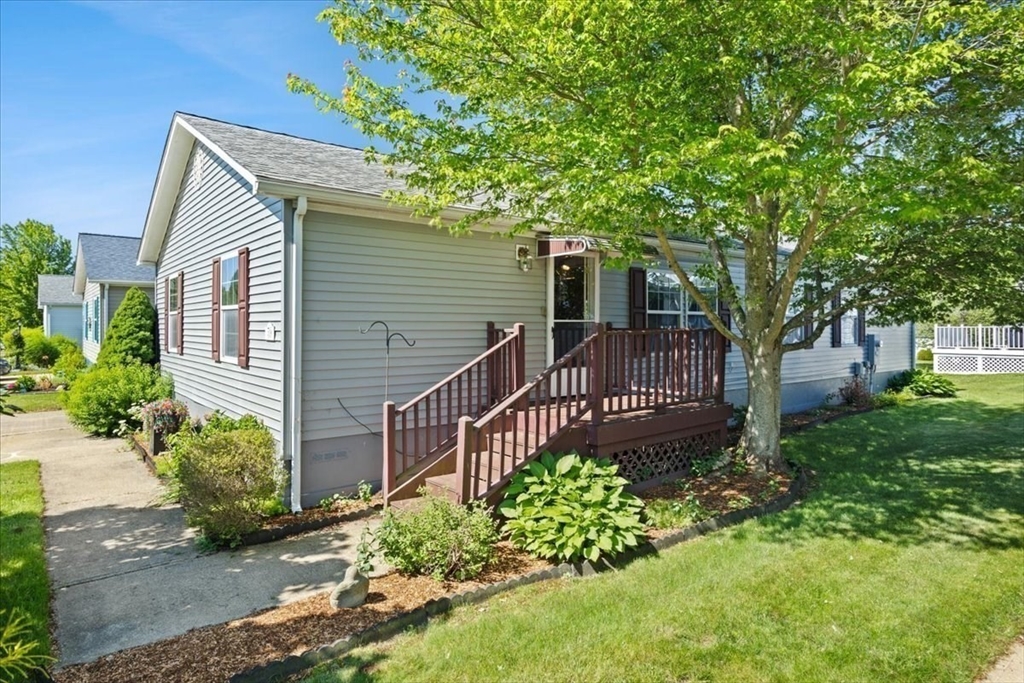 房源照片：59 Robin Dr, Tiverton