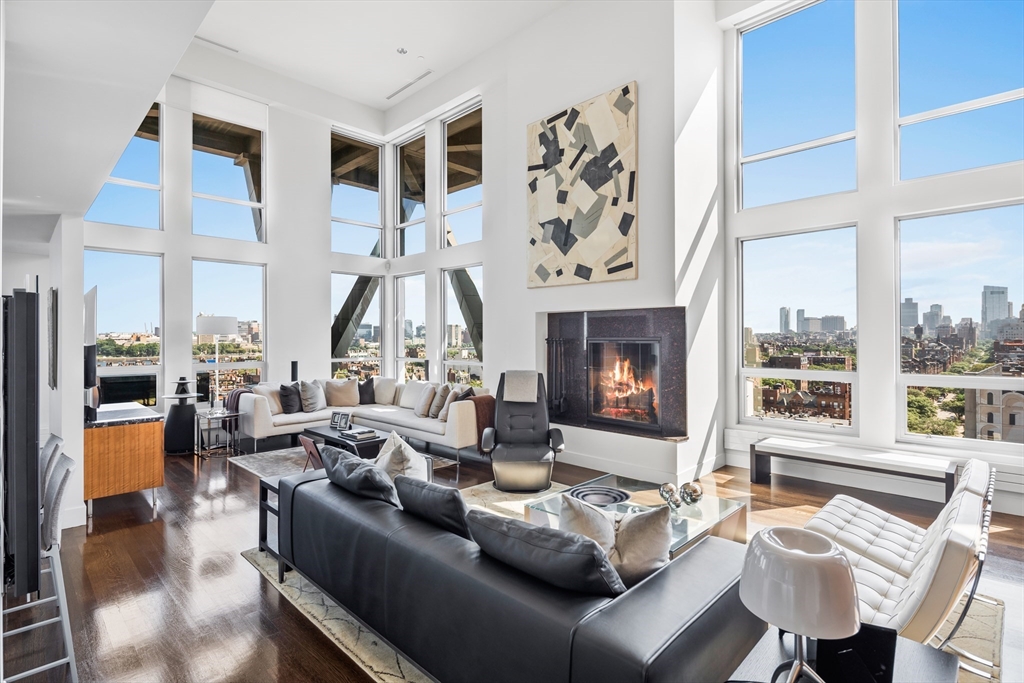 תמונה של הנכס: 360 Newbury Street #810, Boston