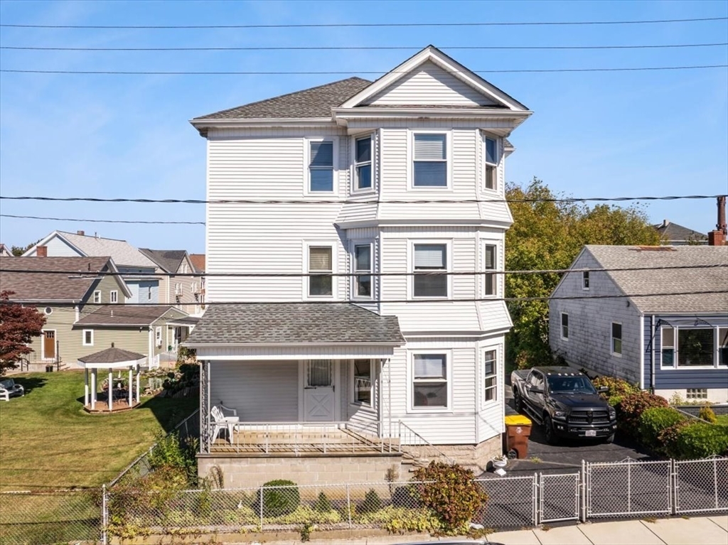 房源照片：576 Slade St #2, Fall River