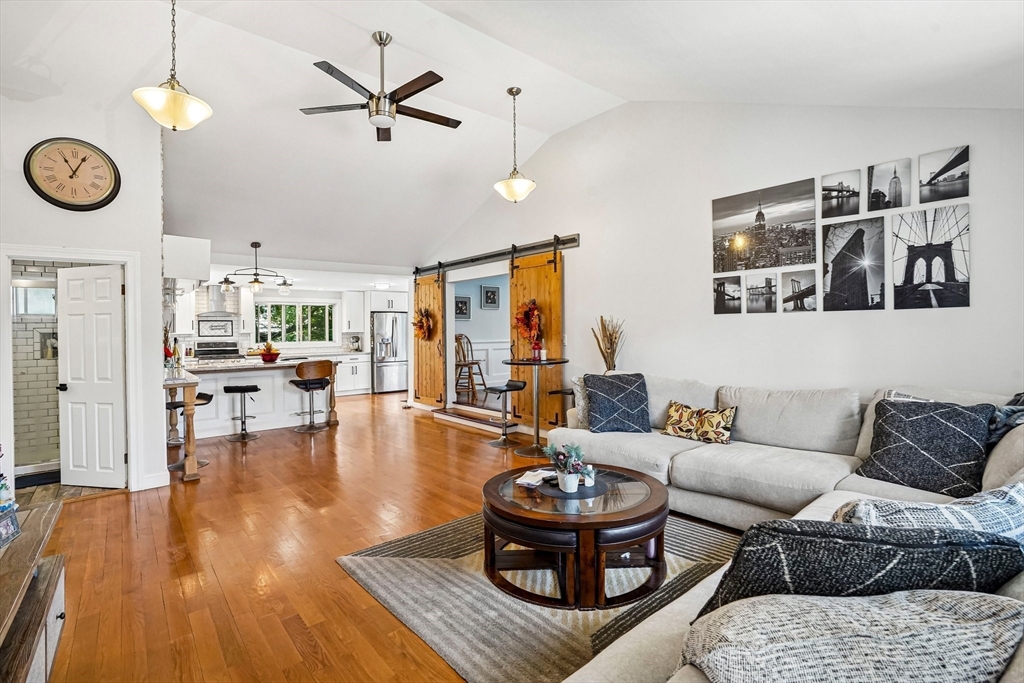 房源照片:109 Broadsound Ave, Revere