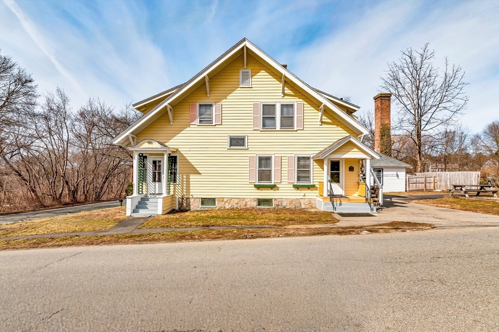 תמונה של הנכס: 219 Pelham Street, Methuen