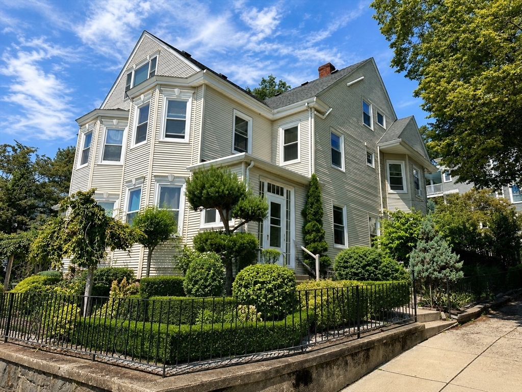 1573 Centre #B:Furnished, Boston