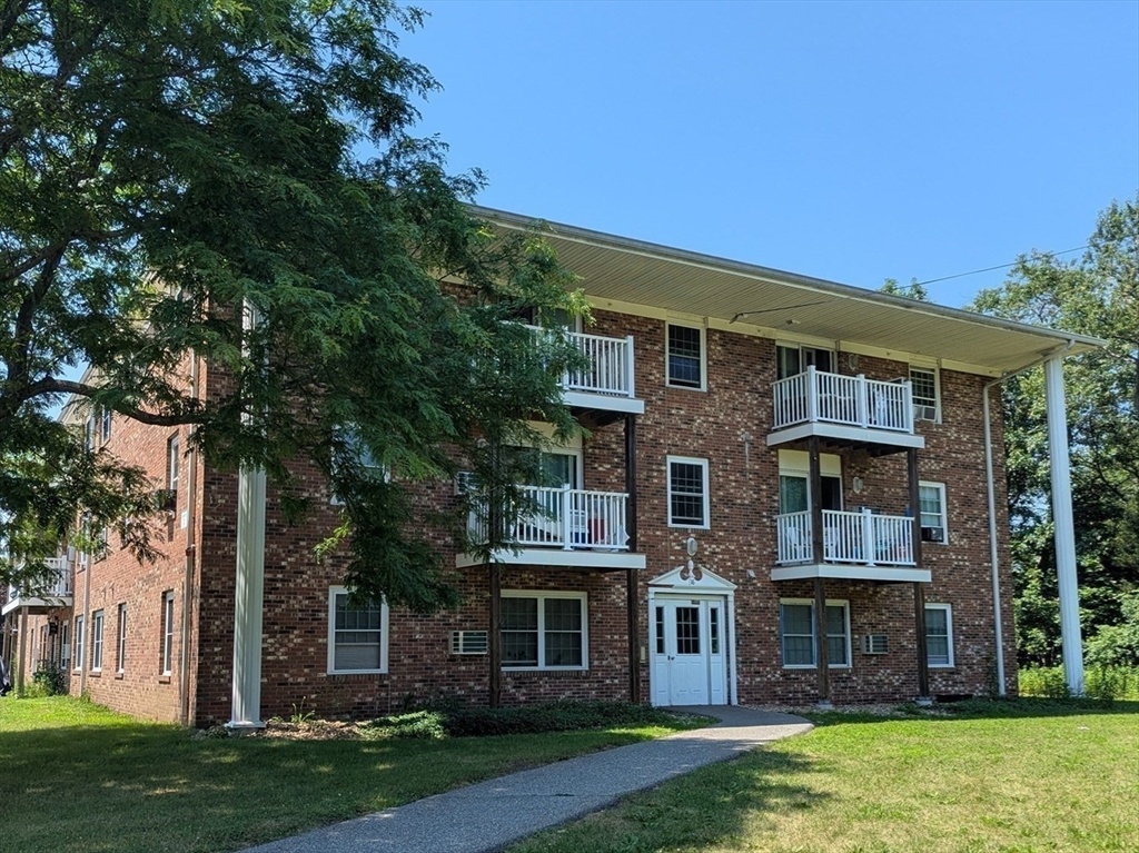 תמונה של הנכס: 16 Woodman Way #8, Newburyport