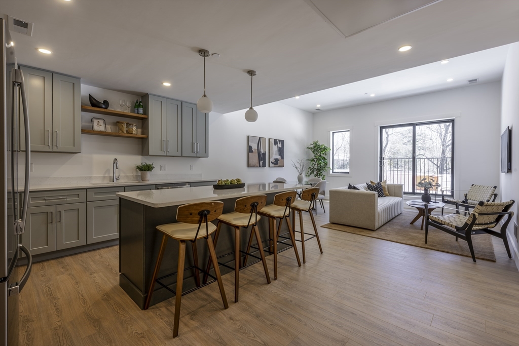 תמונה של הנכס: 1060 Main St #303, Millis
