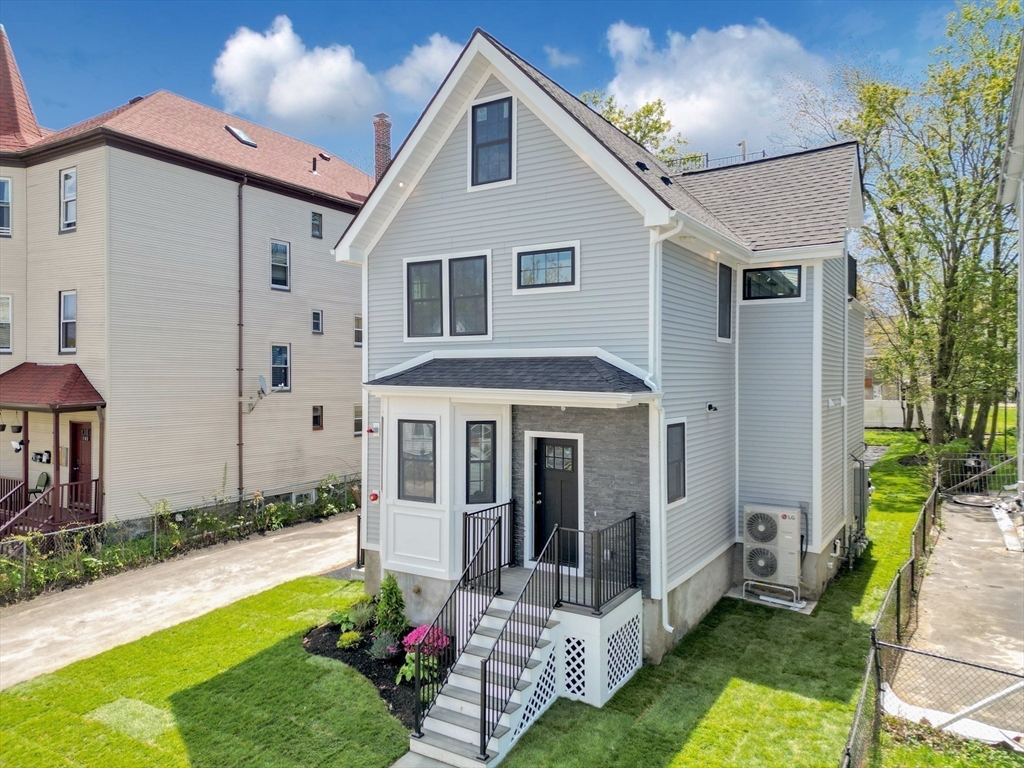 תמונה של הנכס: 112 Armandine Street #1, Boston