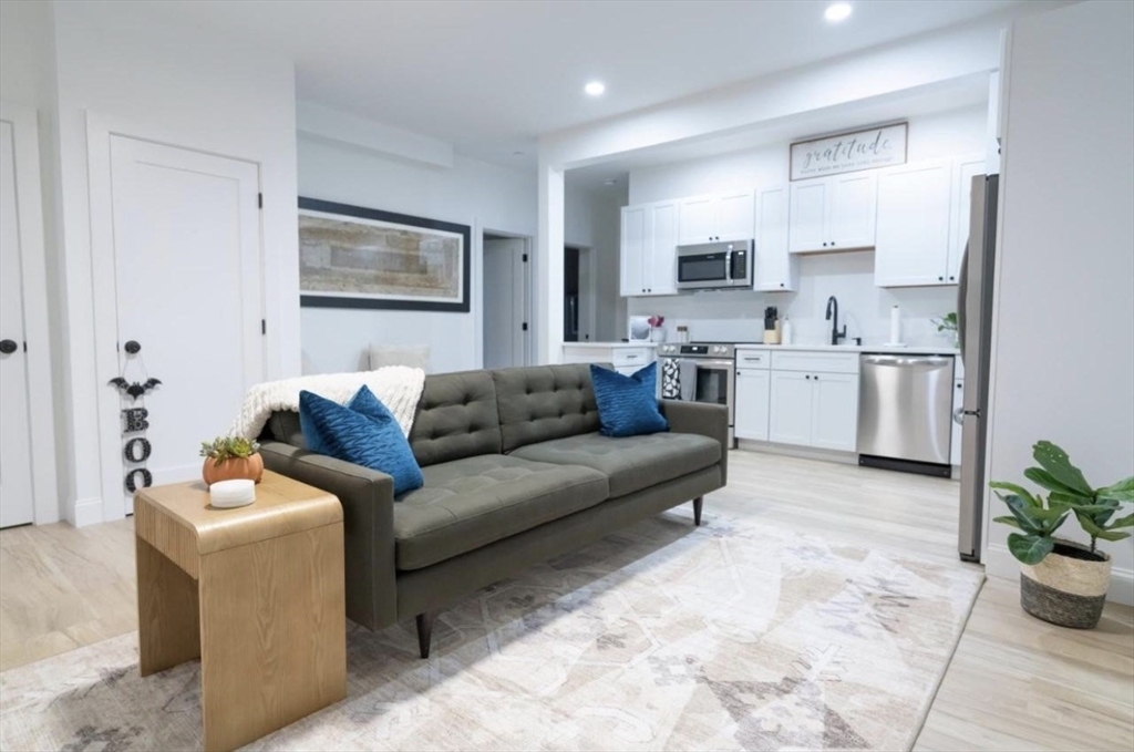 תמונה של הנכס: 8 Enon St #102, Beverly