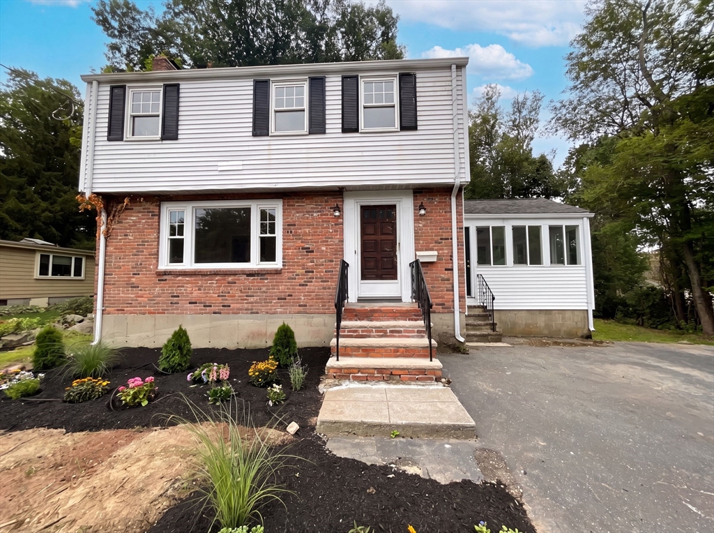 תמונה של הנכס: 48 Woodlawn St, Randolph