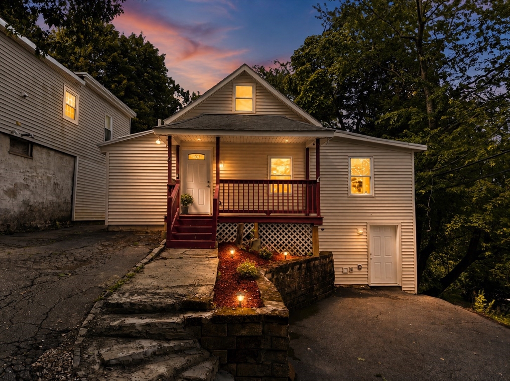 8 Hawkins St, Worcester