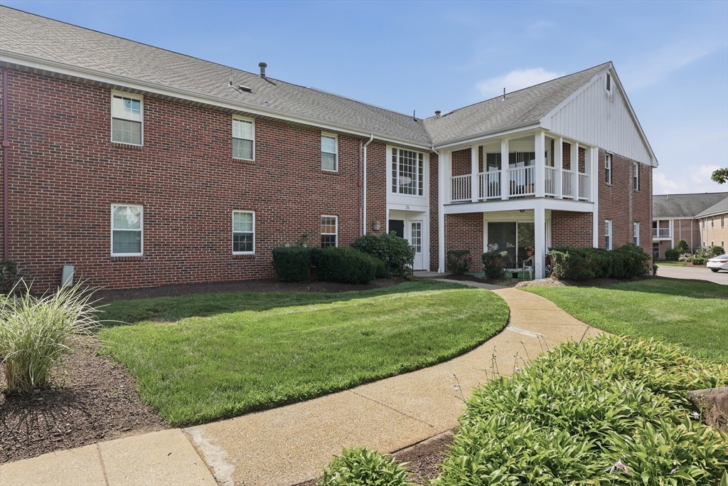 תמונה של הנכס: 25 Jessica Dr #A, Stoughton