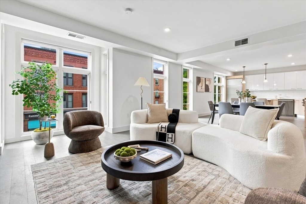 房源照片：410 W Broadway #301, Boston