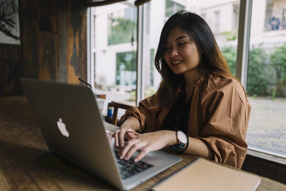 What makes a buyer become a loyal repeat customer