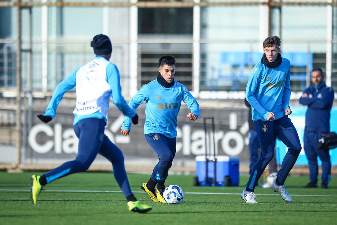 Grêmio: atacante volta a treinar e oferece mais uma poção a Mano
