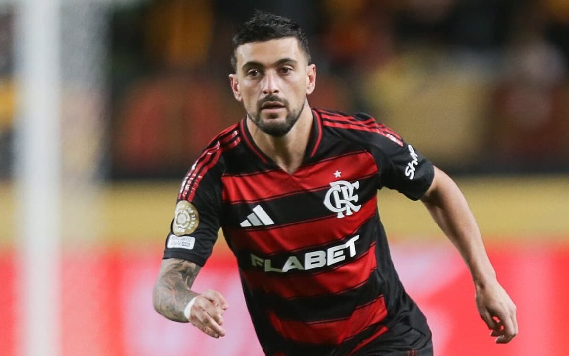 Clube do exterior tenta contratação de Arrascaeta, do Flamengo