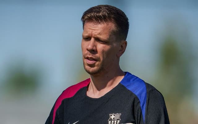 Barcelona anuncia renovação de contrato com goleiro
