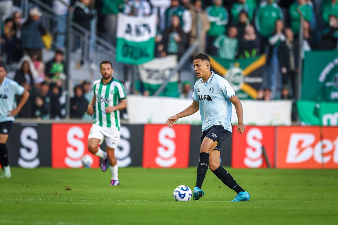 Grêmio tem estatísticas positivas com Gustavo Martins na lateral