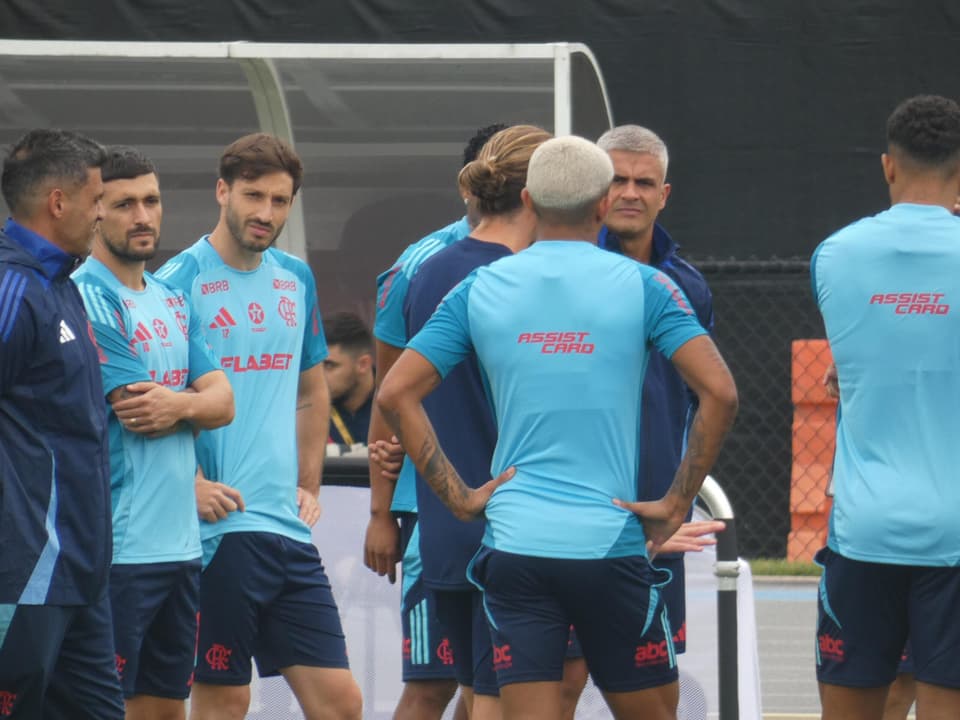 De la Cruz vai a campo, e Flamengo tem resposta antes de estreia no Mundial