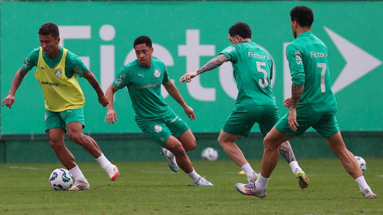 Após período de folga, Palmeiras treina com reforço de peça importante para Abel