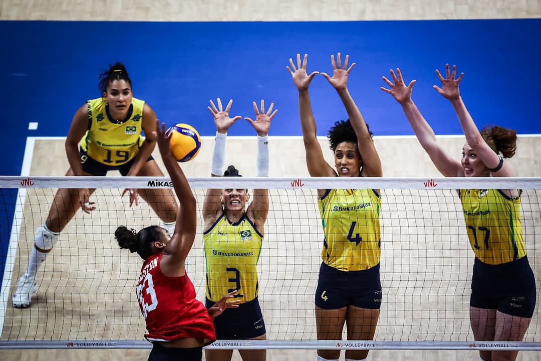 ANÁLISE: Elenco alto do Brasil faz efeito e bloqueio aparece contra EUA na VNL