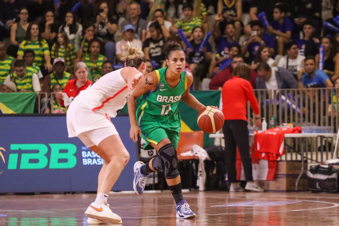 Com direito a show de bolas de três, Brasil vence Canadá no basquete feminino
