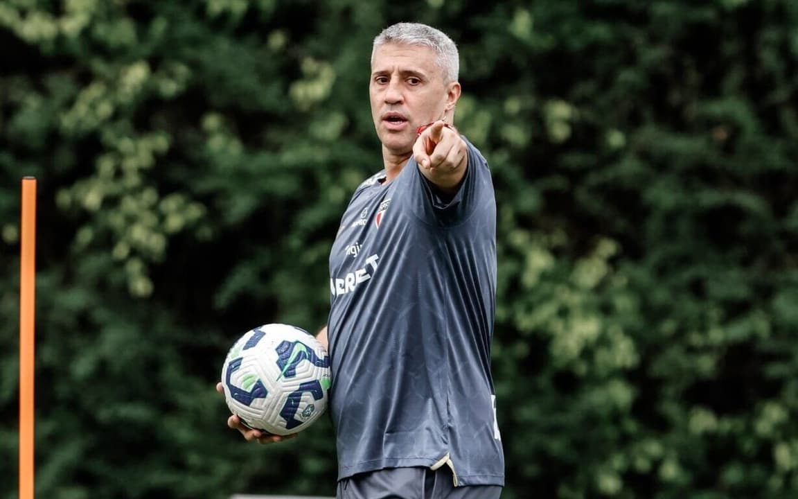 Crespo pode moldar sistema com três zagueiros para reforçar defesa do São Paulo