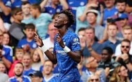 Por onde anda Tammy Abraham, ex-jogador de Chelsea e Milan?