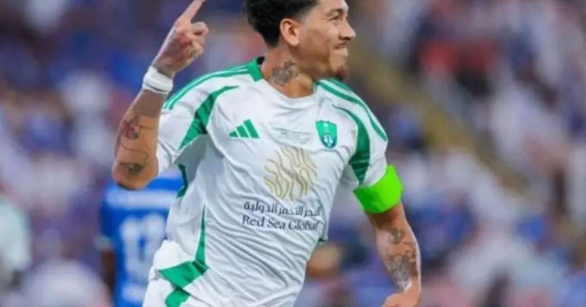 Na mira de brasileiros, Firmino acerta saída do Al-Ahly e define futuro