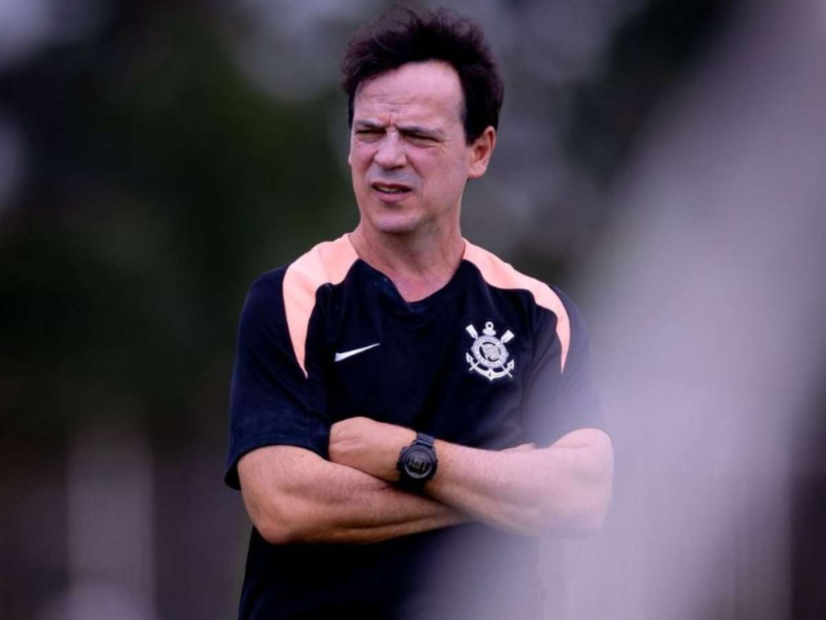Raniele reforça saída de bola do Corinthians de Fernando Diniz