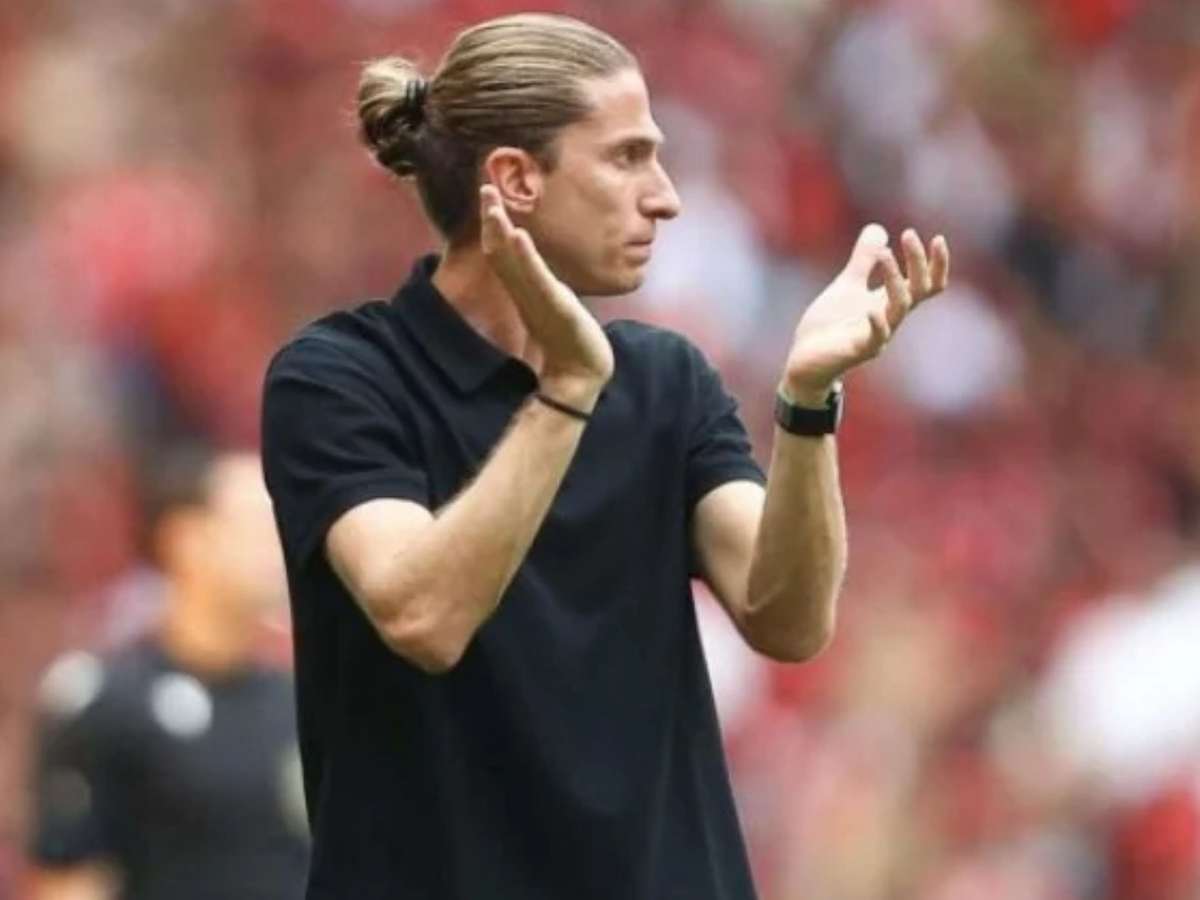 Filipe Luís é apresentado como técnico do Monaco até 2028