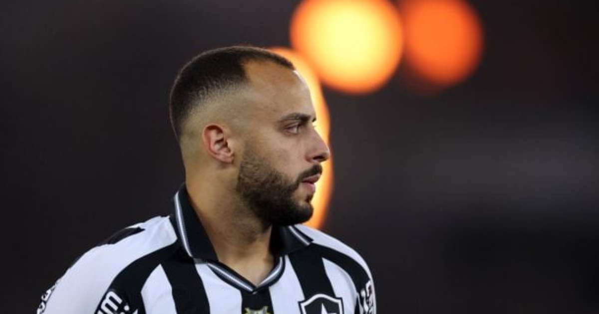 Davide Ancelotti explica ausência de Arthur Cabral em triunfo do Botafogo