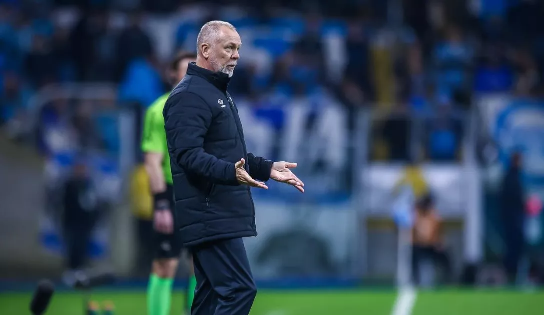 Grêmio mantém Mano Menezes após queda na Sul-Americana 2025