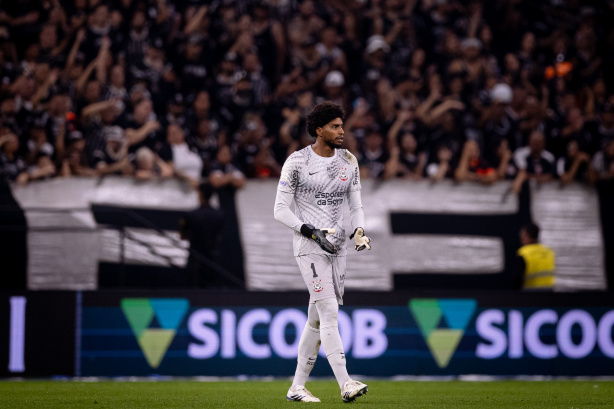 Corinthians: 10 desfalques e 7 pendurados contra o Coritiba