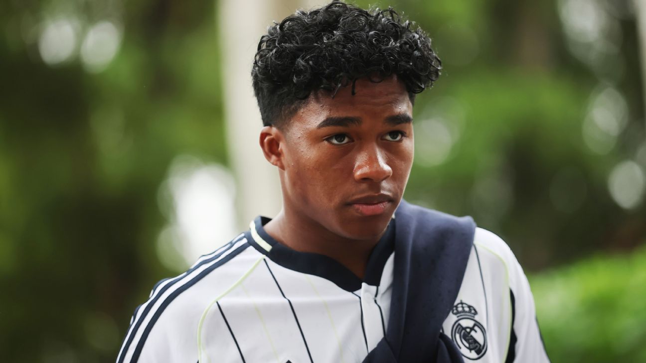 Real Madrid e Ancelotti já preferem que Endrick seja emprestado; jogador usa Vinicius Jr. como 'espelho' para ficar
